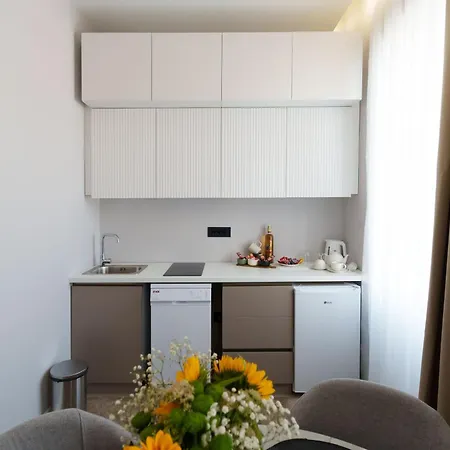 Move In Aparthotel