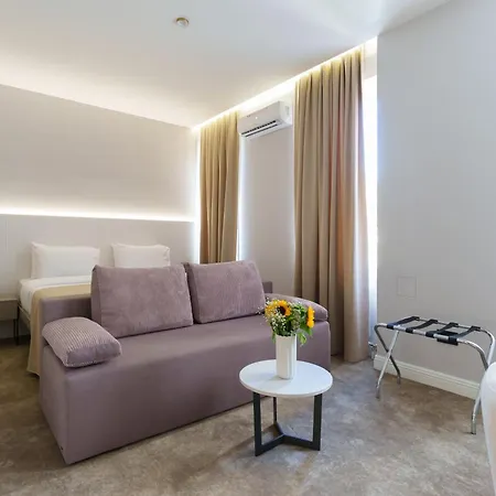 Move In - アパートホテル