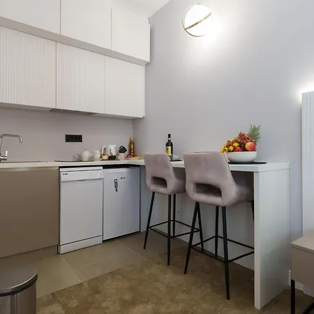 Move In - アパートホテル 4*