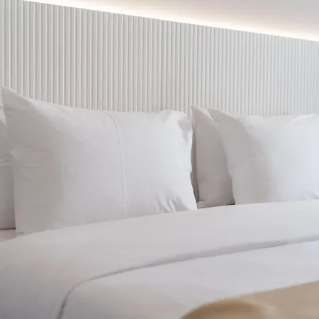 Aparthotel Move In 4*