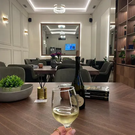 Move In - アパートホテル