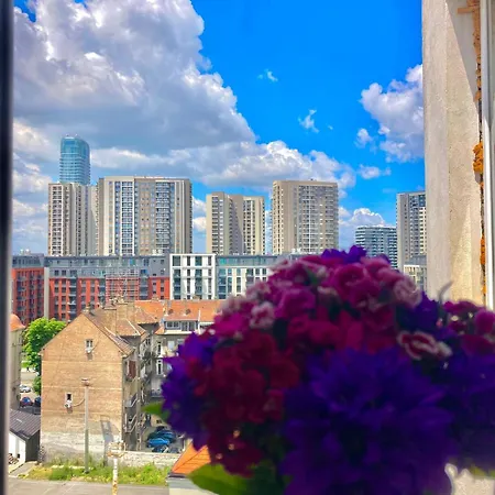 アパートホテル Move In - 4*