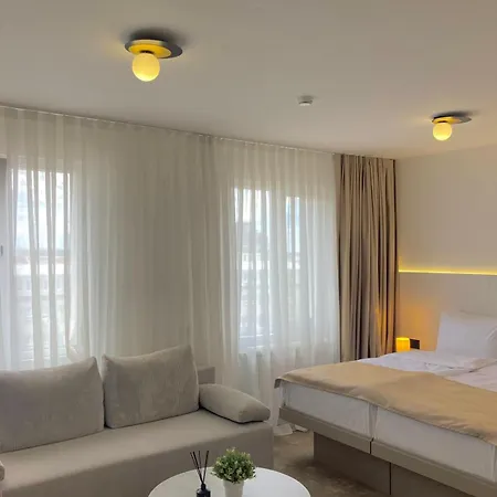 Move In - アパートホテル