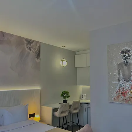 Move In - アパートホテル 4*